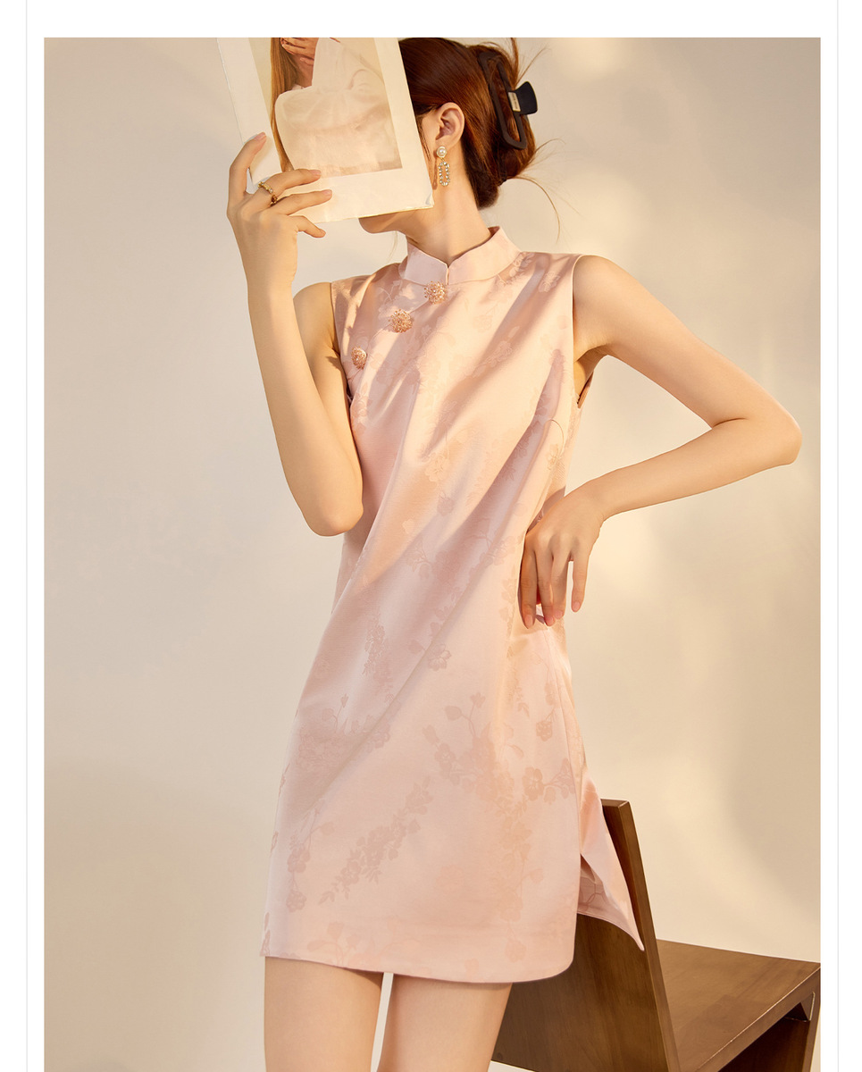 Đầm chữ A nữ cổ đứng thêu hoa cao cấp dáng suông — Phấn phủ Peach Mist (giao hàng trong 7 ngày)