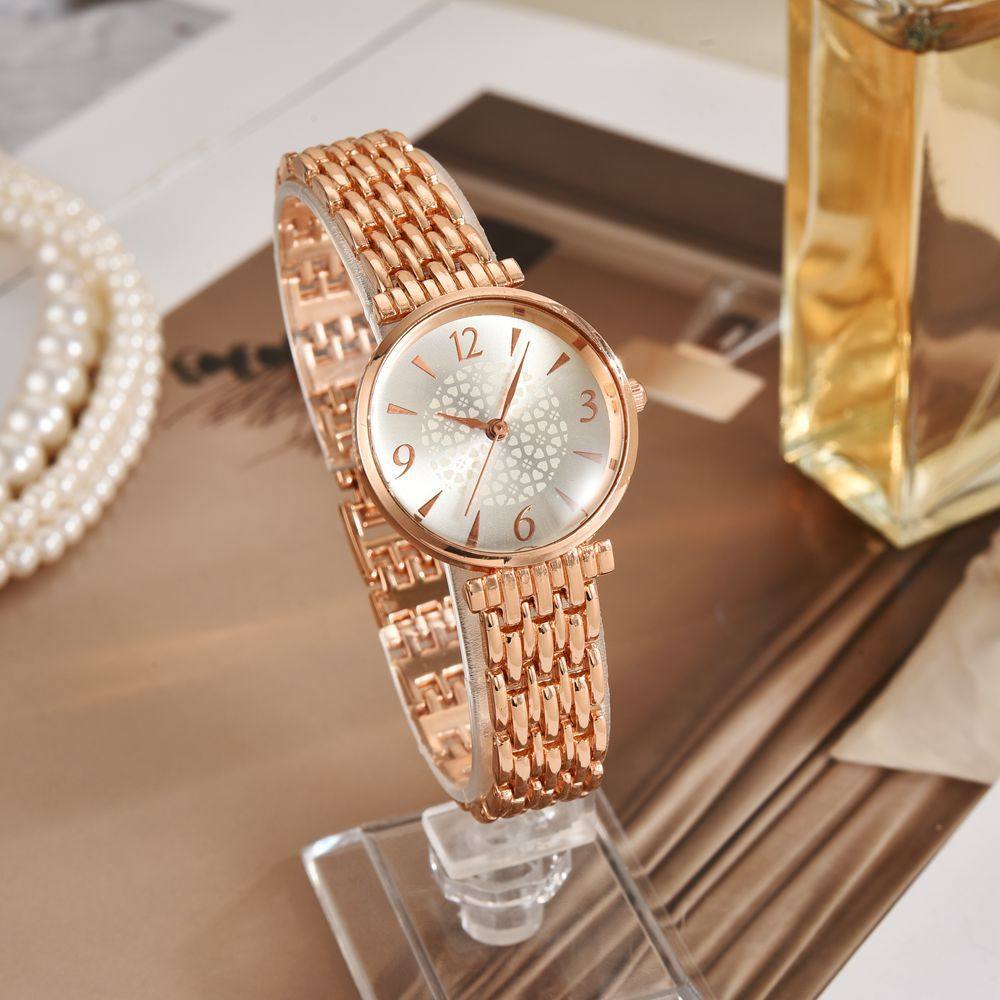 European and American Style Casual Temperament Steel Band Quartz Women's Watch Fashion Digital Surface Alloy Wrist Watch Women's Bracelet Watch Women