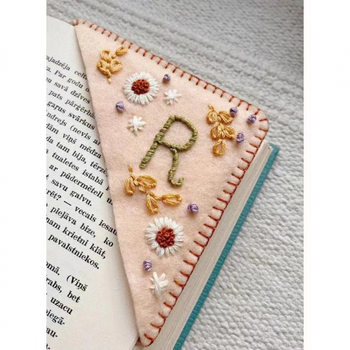 Amazon's Best-Selling Chinese-Style Embroidered Corner Bookmarks, Personalized Four-Season Initials, Hand-Embroidered Corner Bookmarks, Factory Direct Sales