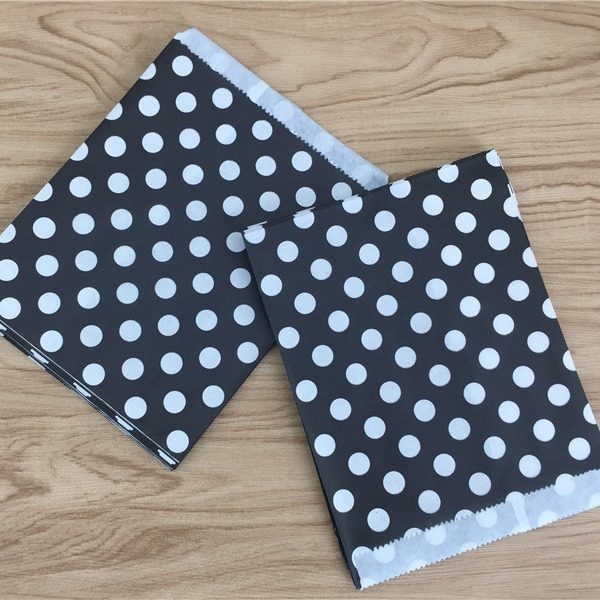 Spot a variety of candy-colored paper bags foreign trade disposable Christmas candy bags wedding party decoration packaging paper bags