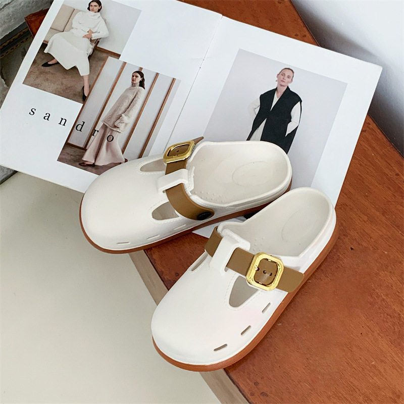 New Birkenstock-Style Women's Summer Outdoor Clogs, Closed-Toe Sandals, Flat-Soled Trendy Versatile Slippers with a Comfortable Feel