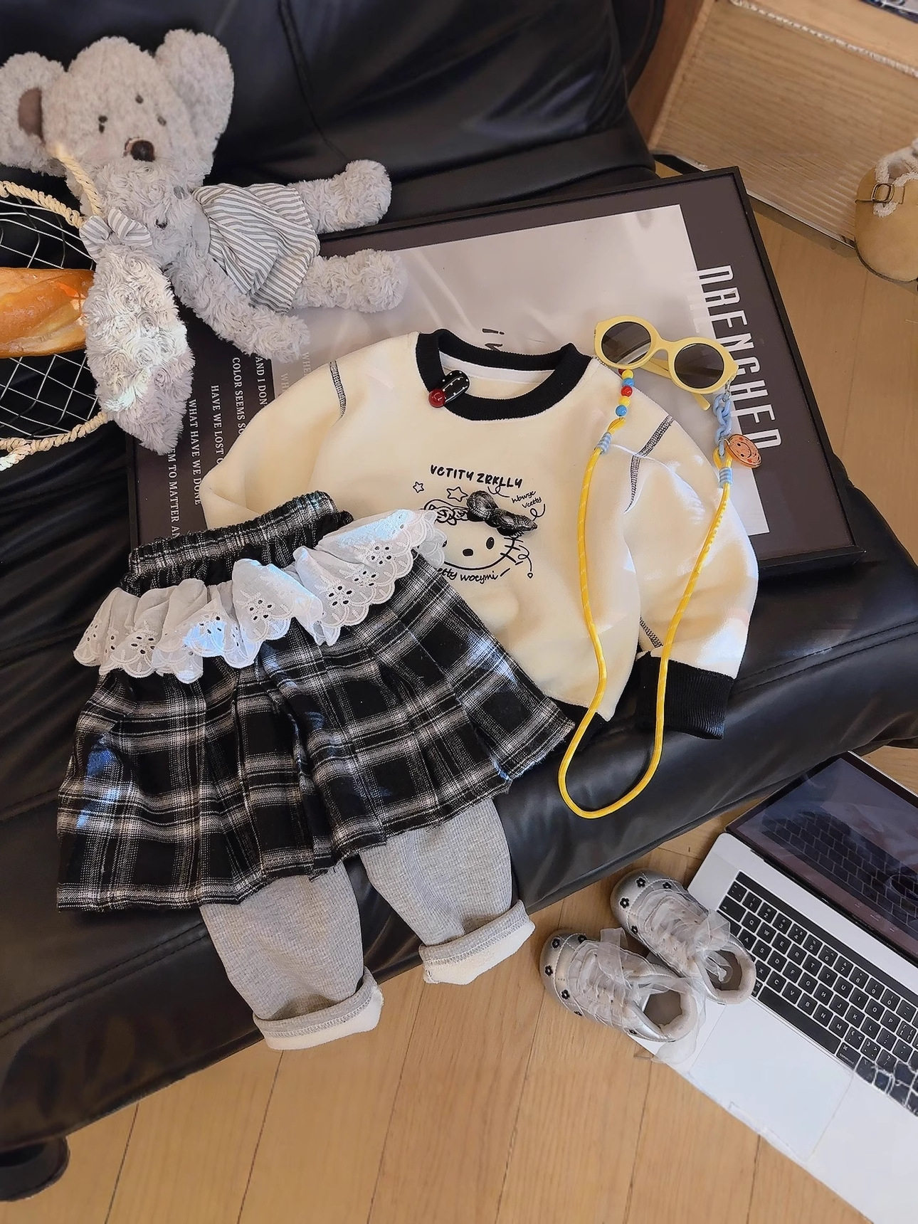 Girls' Seamless Fleece-Lined Hoodie Set, Sweet Casual Long-Sleeve Hello Kitty Top, Leggings & Plaid Skirt Three-Piece Outfit