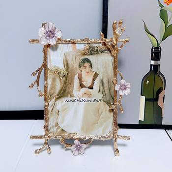 European Scandinavian Retro Golden Modern Simple Accessible Luxury Enamel Picture Frame Creative Metal Photo Frame Table Exquisite 67