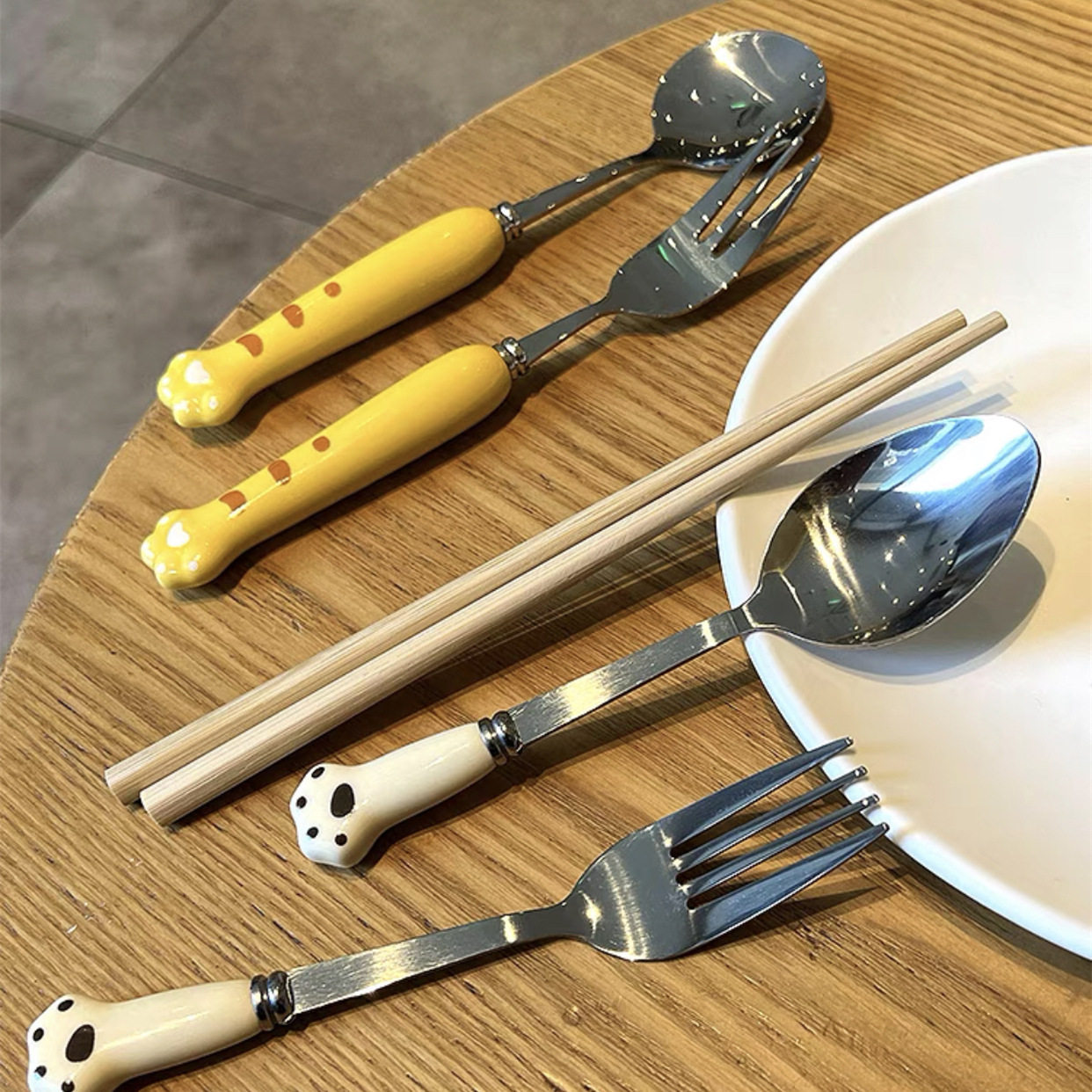Creative cute ins stainless steel spoon tableware suit portable imitation porcelain handle duck cute cat claw spoon Fork High color value 1