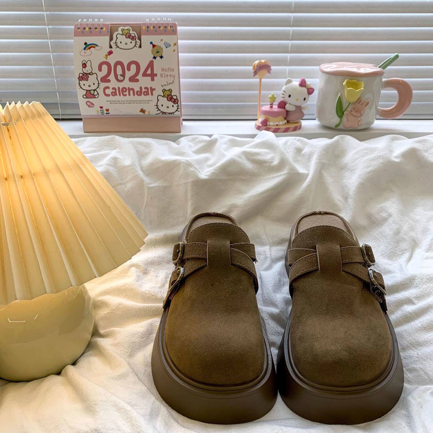 European Versatile Closed-Toe Mules for Women, New Spring Fashion Shoes with Height-Increasing Thick Soles, Slip-On Birkenstock Style