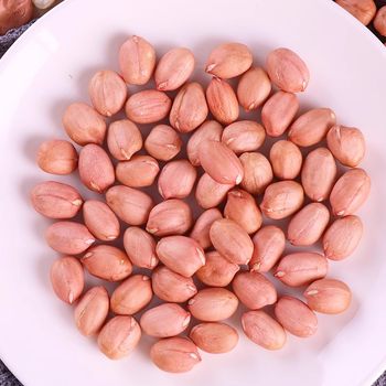 Freshly Peeled White Peanuts from Local Farms, Premium Large Pink-Skinned Peanuts Without Shells, Selected from the Best Origin