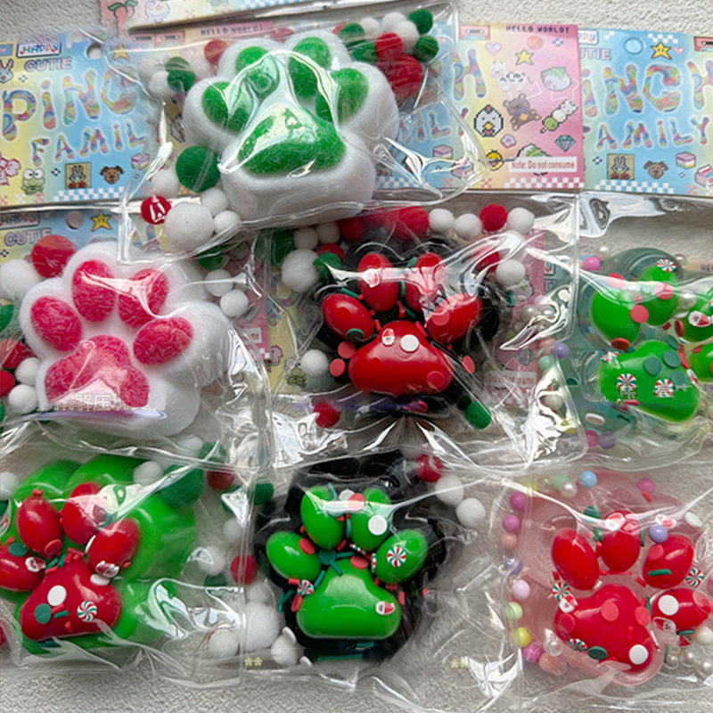 クリスマスの猫の足