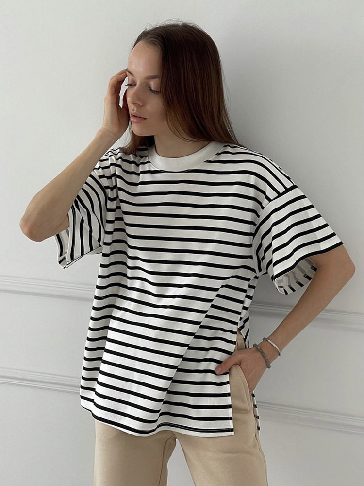 Striped Split Hem T Shirt for Women Loose Fit Short Sleeve Summer Style Casual Wear Wholesale Available