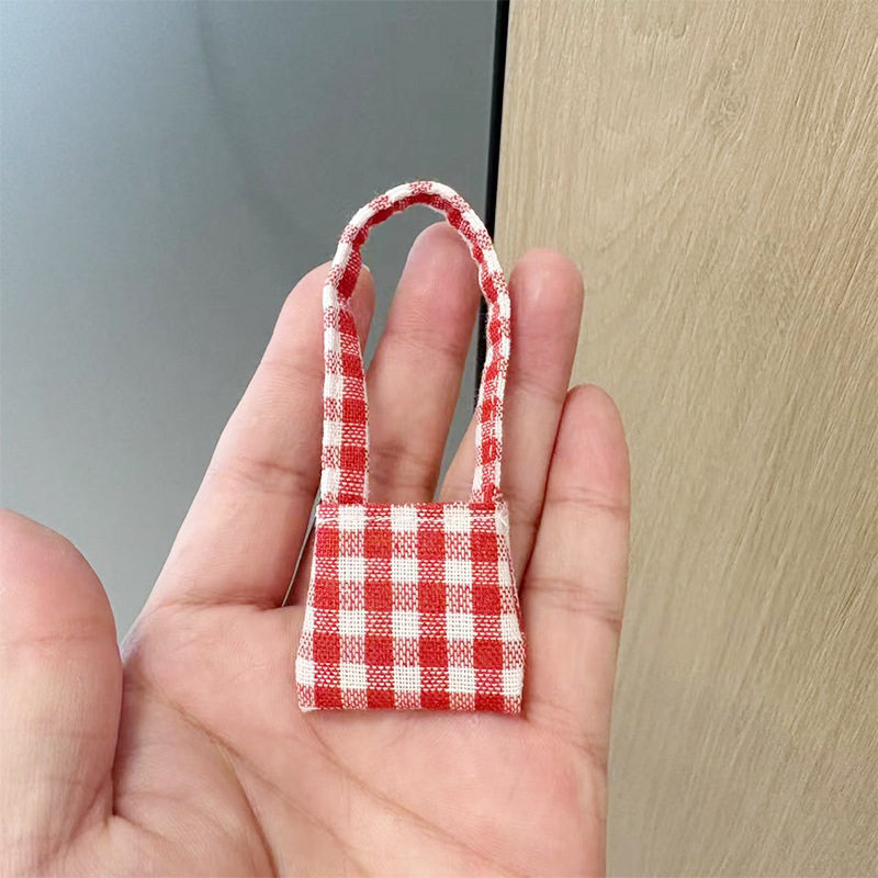 可爱迷你帆布包毛绒玩偶格子包西高地公仔扭棒小狗配饰格子裙娃衣