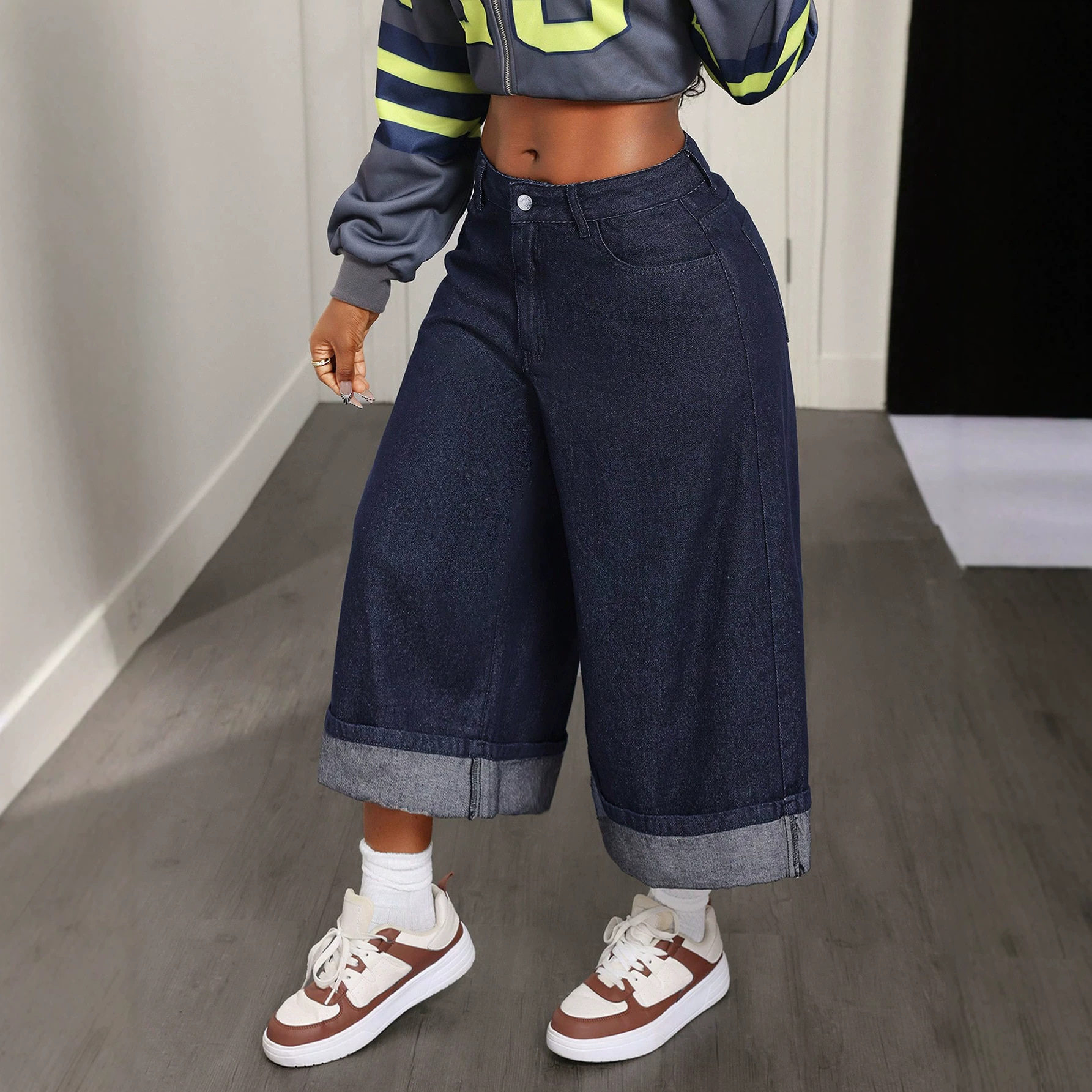 Loose Fit Womens Denim Pants Casual Style Versatile Design Comfortable Fabric Perfect for Everyday Wear Wholesale