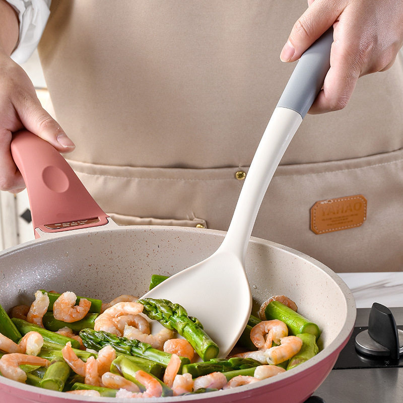 Factory in stock silicone spatula high temperature resistant silicone kitchenware suit home cooking non-stick spatula silicone soup spoon