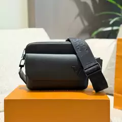 Cross-Border Genuine Leather Men's Messenger Bag Men's High-End Black Crossbody Bag European and American Style Convenient Travel Crossbody Bag