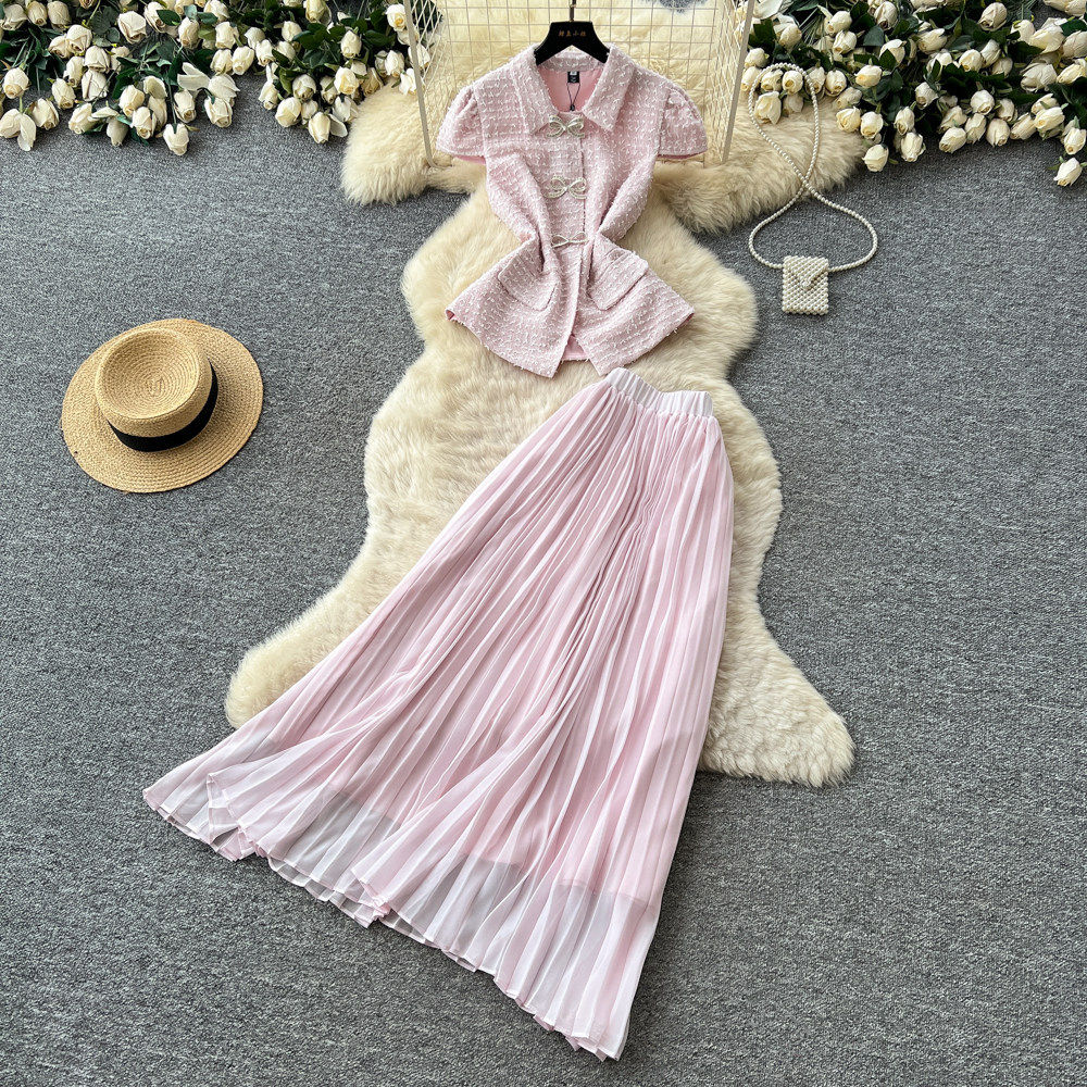 French Style Sweetheart Neckline Pleated Skirt Set Elegant Summer Outfit for Women Chic and Sophisticated Design