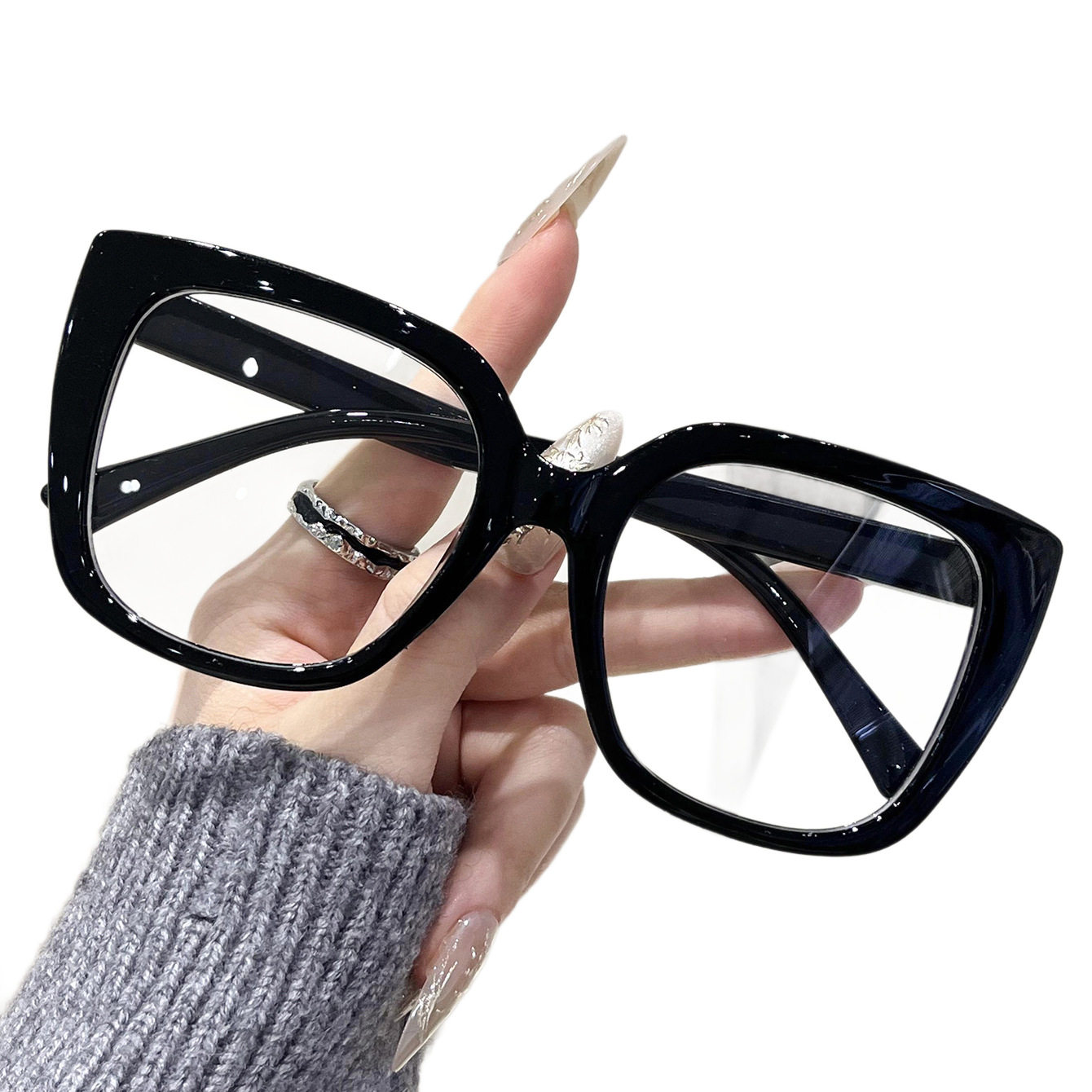 Fashionable Non-Prescription Large Frame Cat-Eye Glasses for Women with a High-End Feel, European and American Trendy Casual Decorative Glasses