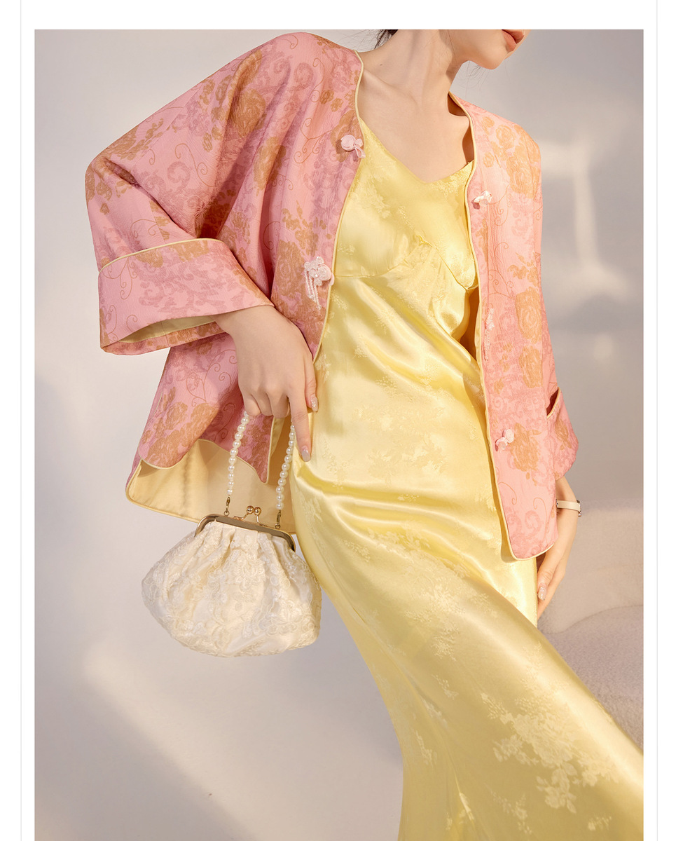 Set áo khoác jacquard dáng ngắn phối đầm hai dây cổ chữ V dài, họa tiết hoa thêu — Váy yếm (giao hàng trong 7 ngày), Áo Jacquard (giao hàng trong 7 ngày), Áo Jacquard (giao hàng trong ngày)