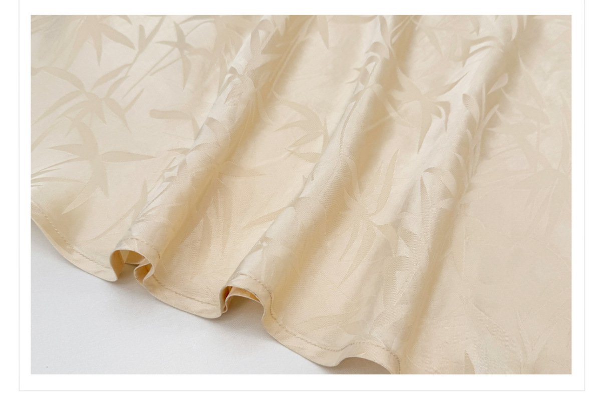 Đầm dài dáng ôm cổ đứng họa tiết hoa vải jacquard — Màu be