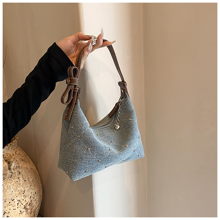 O1CN01nPNF6h1yV4GSkjHo3 !!2212088006583 0 cib