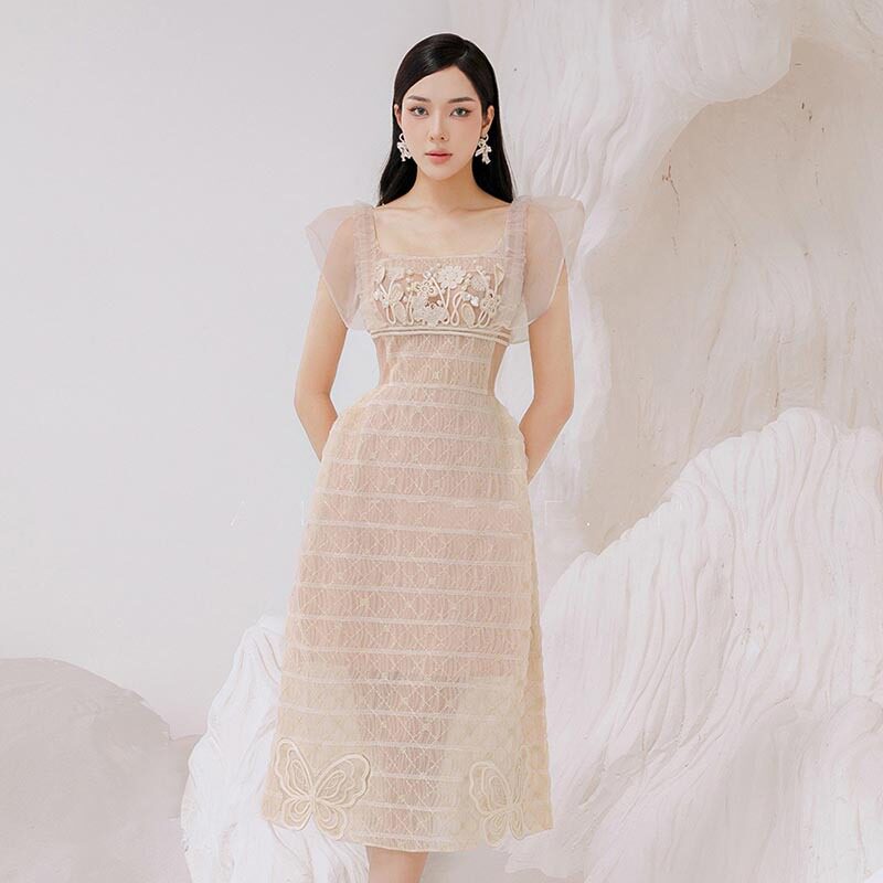 Đầm maxi nữ thắt eo tay cánh bướm thêu ren mềm mại — Trường An