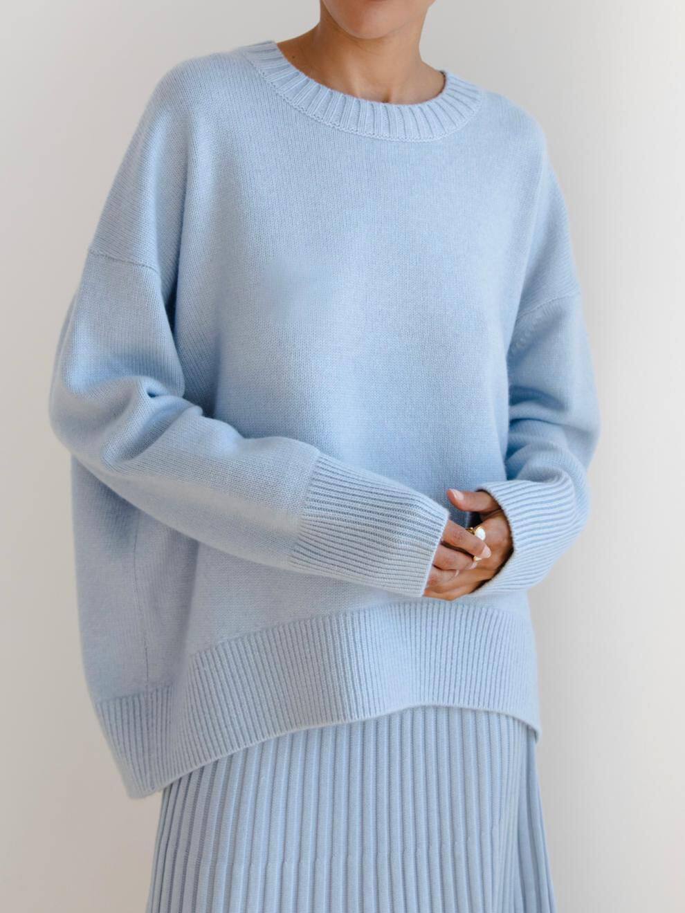 Womens Knit Sweater Round Neck Loose Fit Solid Color Autumn Winter Fashion Wholesale Available