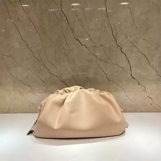 Carefully selected 2025 genuine leather women's bag, shoulder crossed dumpling bag, hand-held bag, cowhide cloud bag, pleated armpit bag