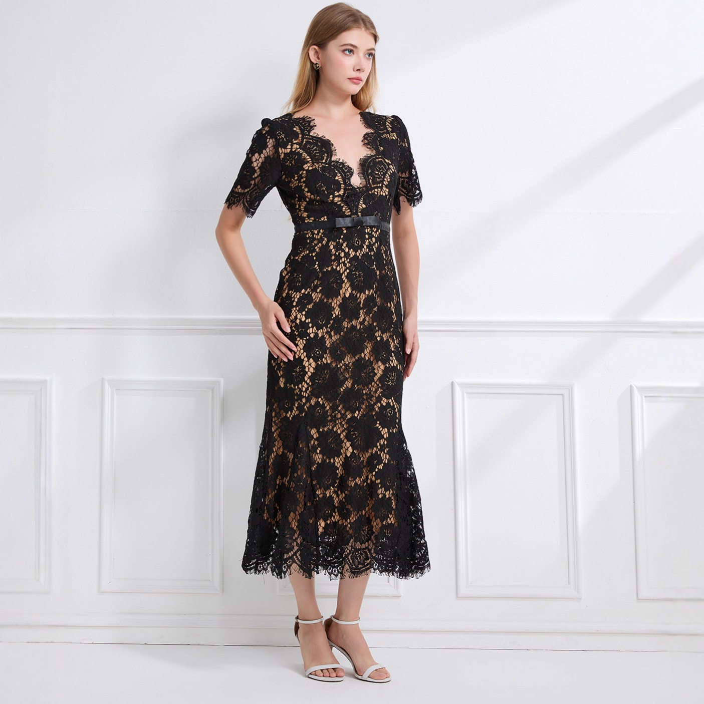 Elegant Lace V Neck Dress French Style Fitted Waist Mermaid Hem Autumn Evening Gown for Women Wholesale Available