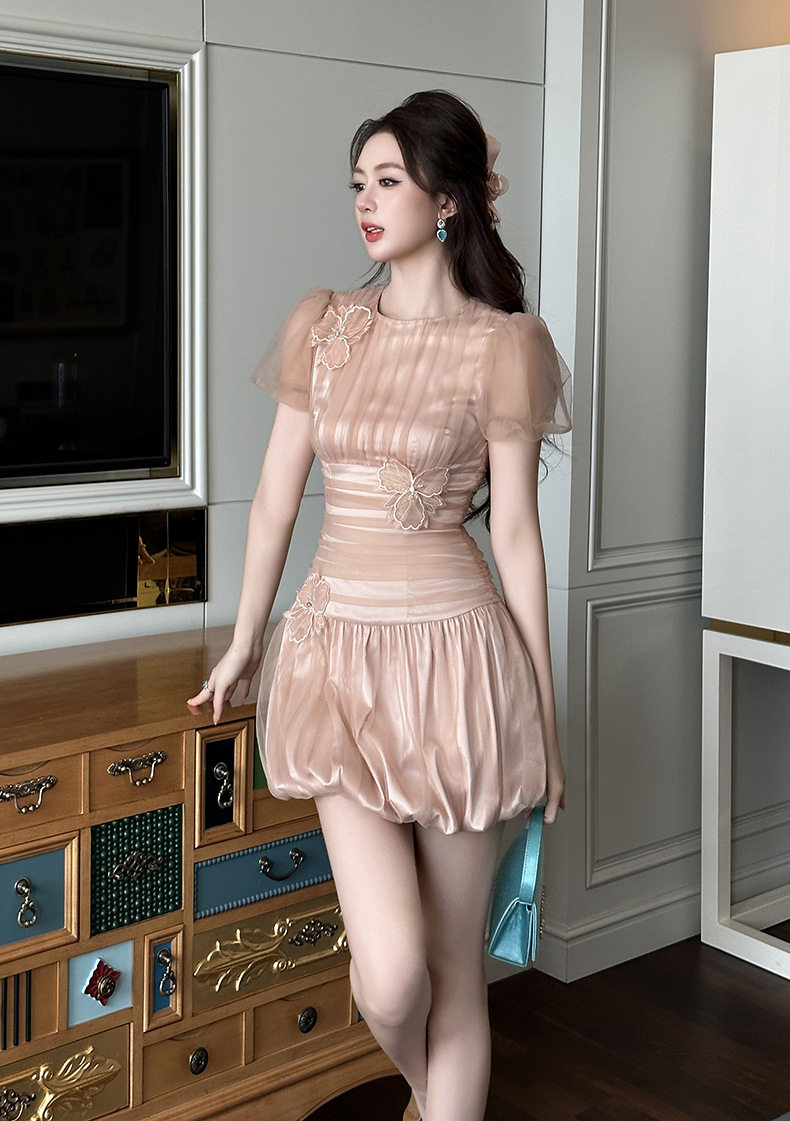 Đầm suông nữ midi tay phồng kiểu Pháp, cổ tròn, eo cao, họa tiết hoa nổi 3D — [Hồng] chi tiết 9