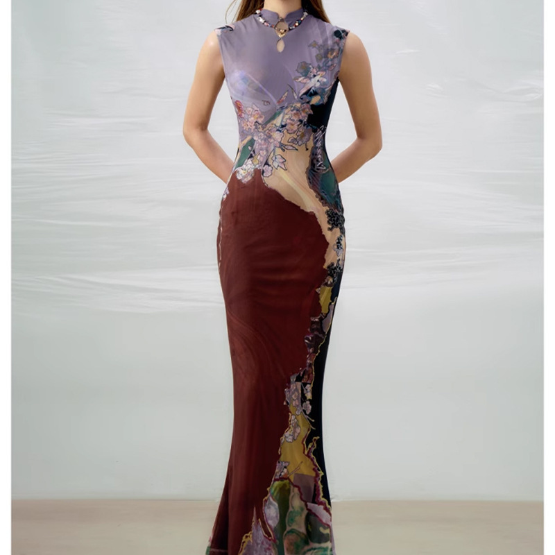 Đầm ôm body nữ in họa tiết trừu tượng phối màu tương phản dáng đuôi cá — Phiên bản mở rộng màu đen và cà phê, Phiên bản mở rộng màu tím và màu be, Phiên bản thông thường màu cà phê đen, Phiên bản thông thường màu tím và màu be
