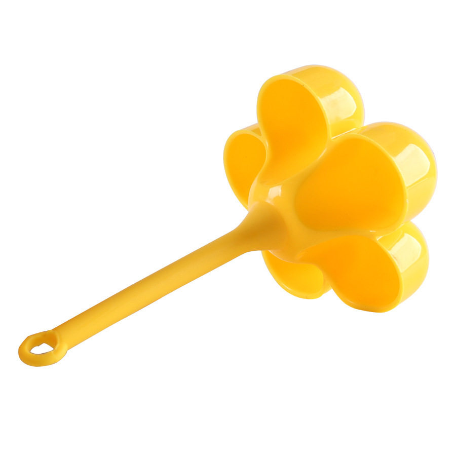 Wholesale silicone kitchen five-hole egg steamer egg tray kitchen gadget complementary food steamed egg boiled egg tray portable