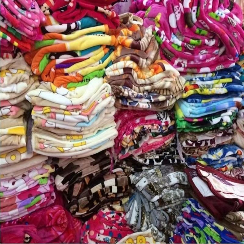 Stock flannel blanket coral fleece gold mink fleece milk fleece blanket gift foreign trade afternoon leisure pet blanket sheets