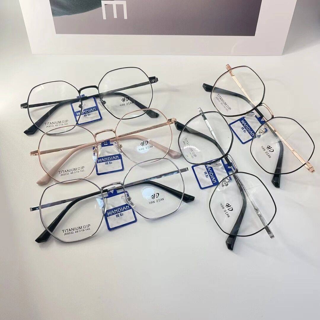 Male and female teenagers wide side retro frame oval polygon frame pure titanium metal optical myopia glasses factory processing