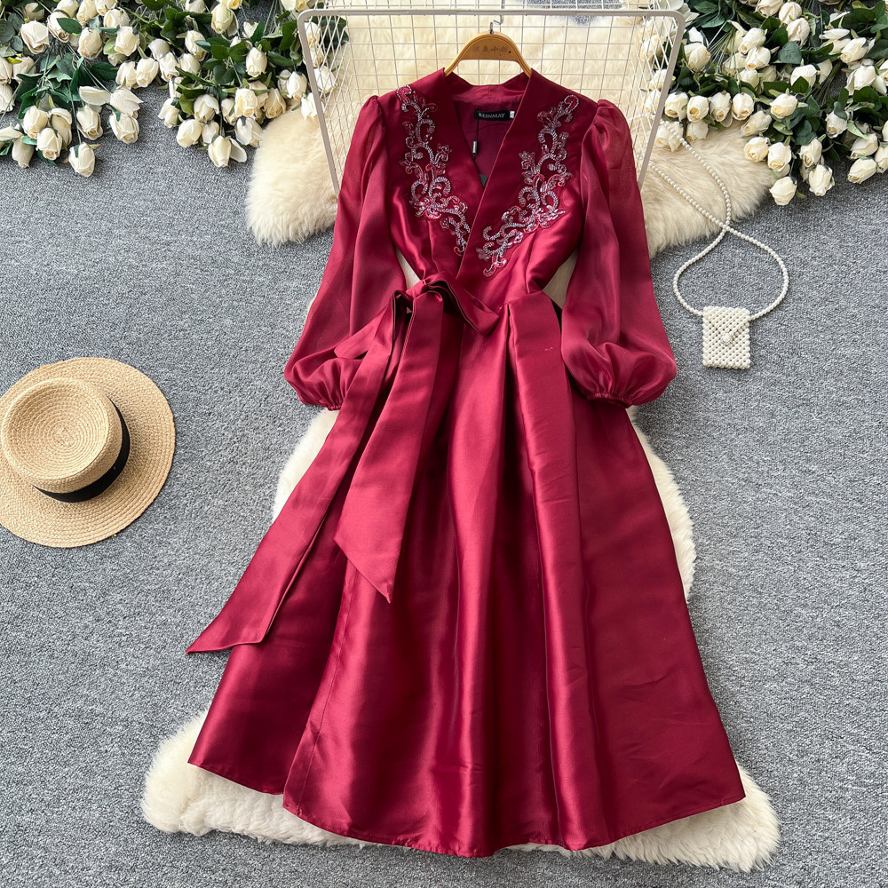 Elegant V Neck Embroidered Dress Lightweight Fabric Long Sleeves Waist Tie A Line Silhouette Summer Occasion