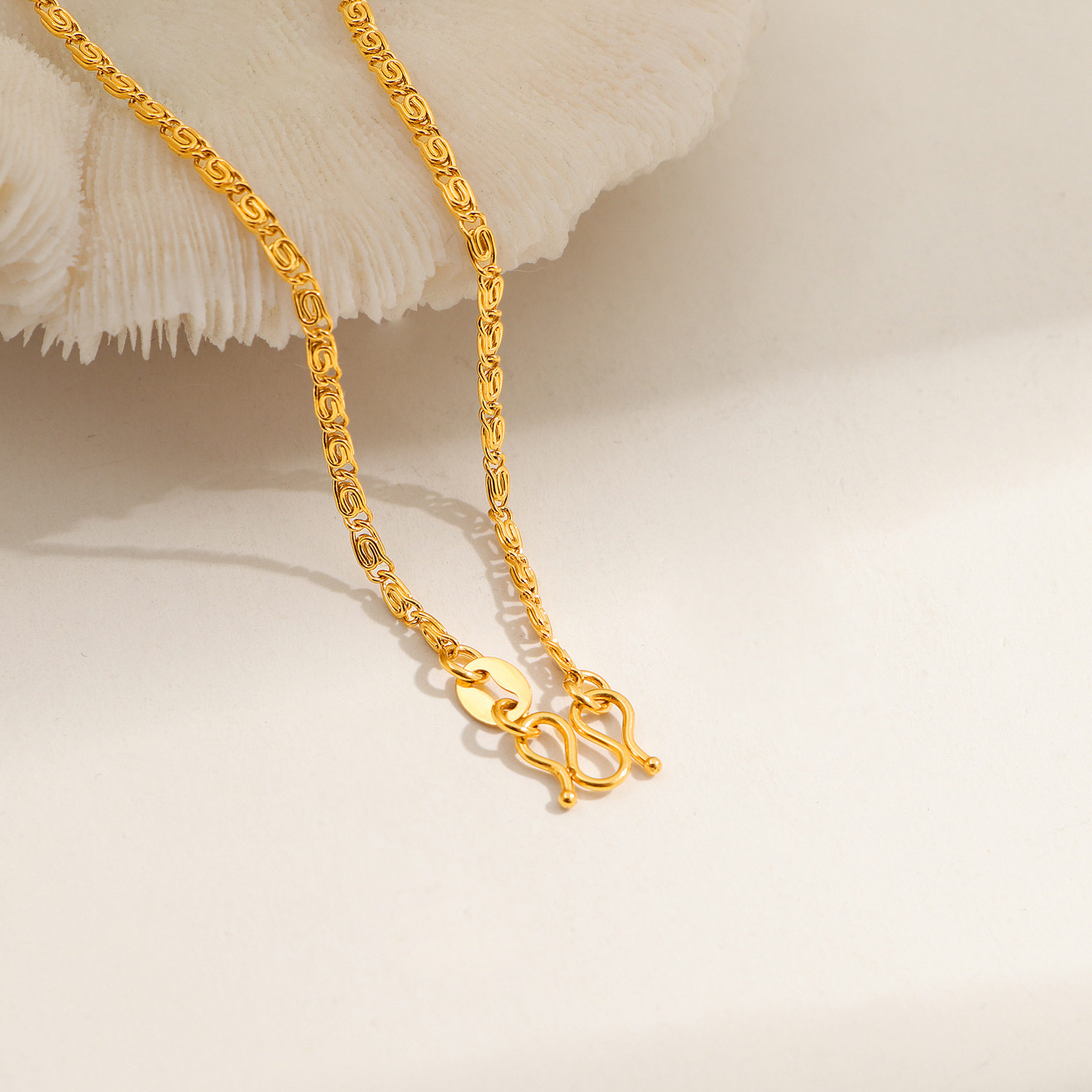 钛钢不掉色M扣蛇骨链2024新款项链女简约颈链百搭通勤素链锁骨链