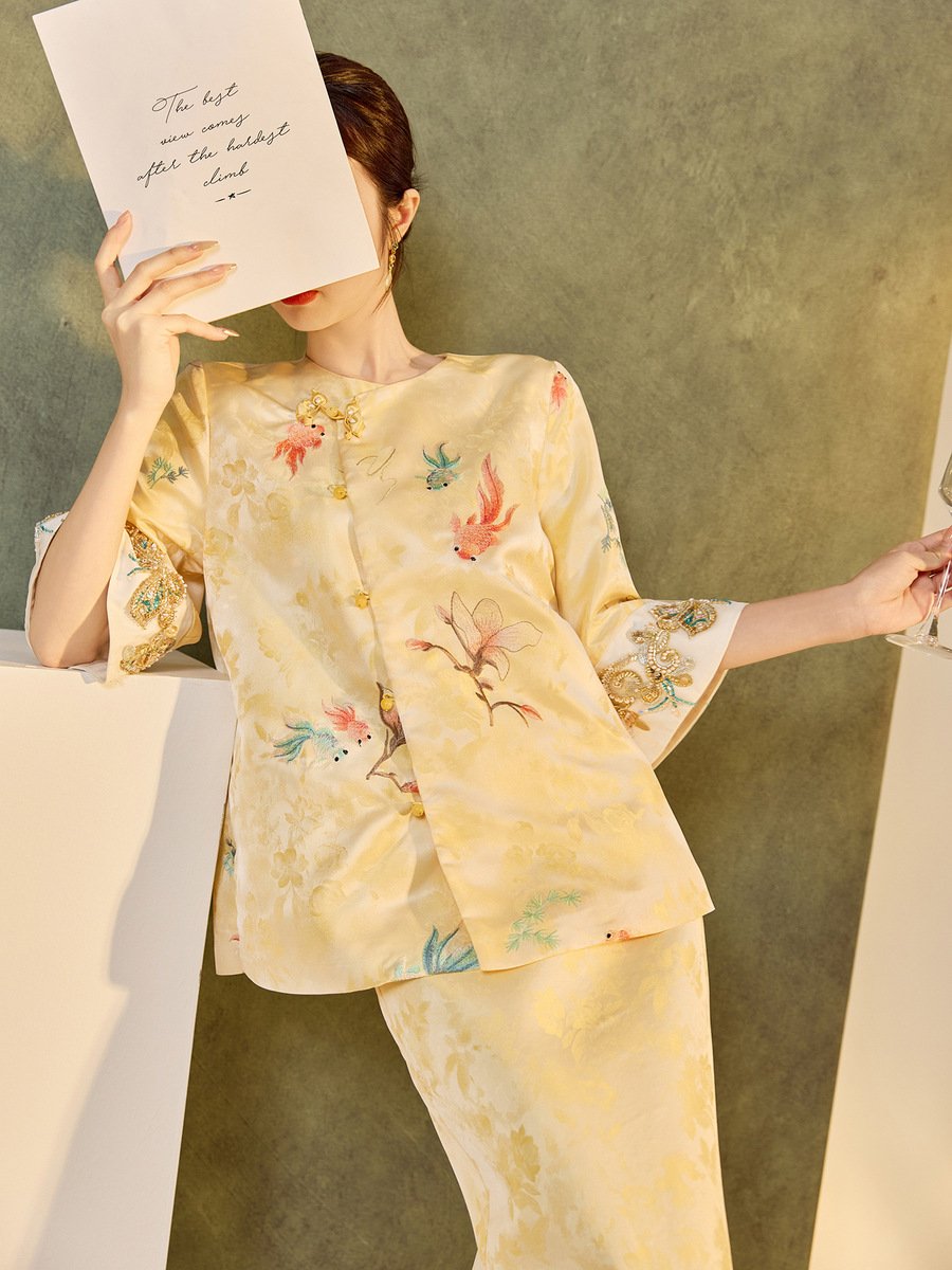 Bộ áo cổ tròn thêu hoa và chân váy chữ A dáng dài nữ — Váy Koi (giao hàng trong 7 ngày), Áo Koi (giao hàng trong 7 ngày)