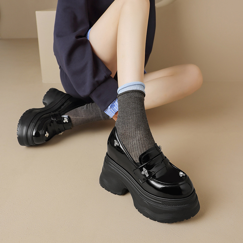 Giày lười nữ đế xốp tăng chiều cao 12cm, mũi tròn, da bóng — Màu đen, Màu trắng be
