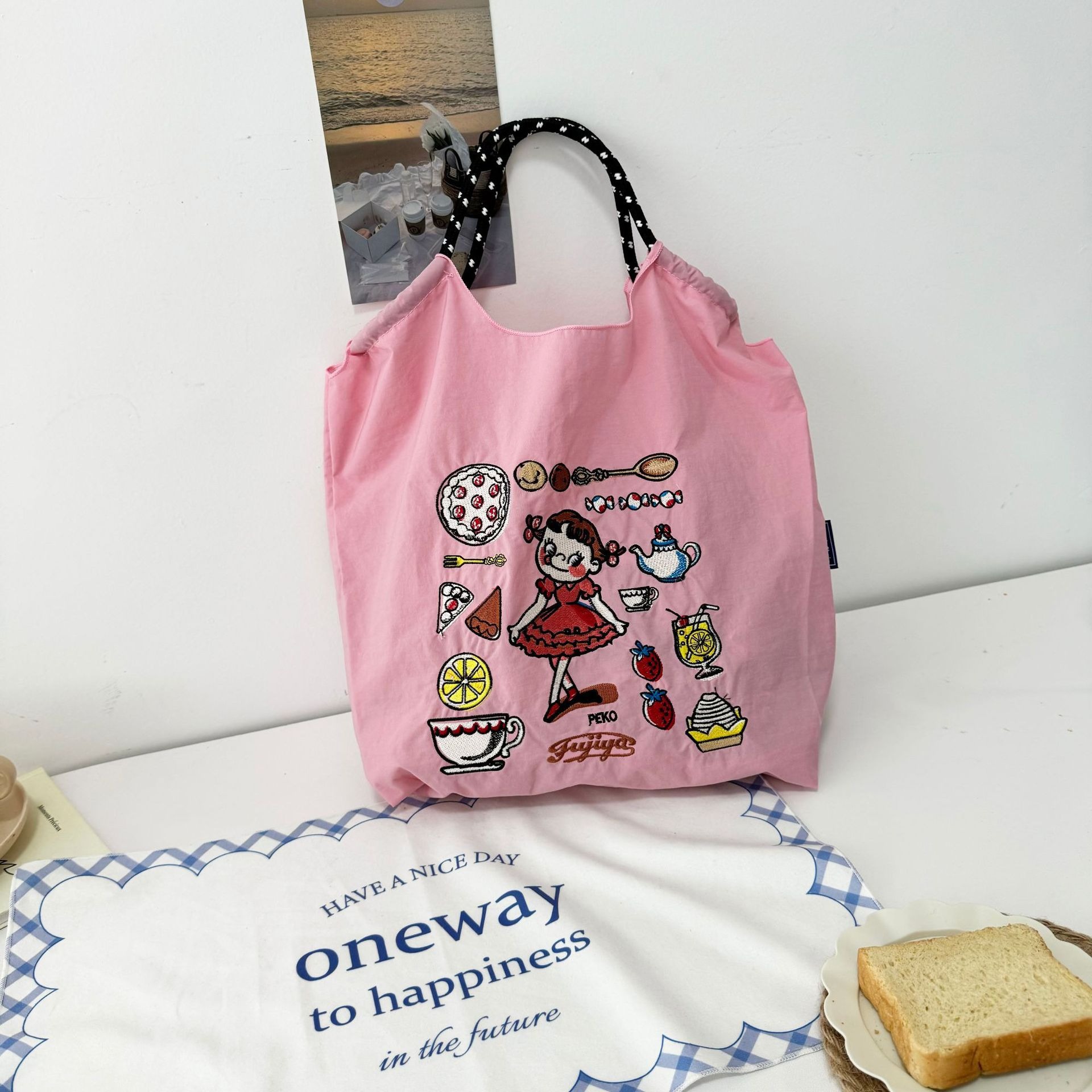 ピンク・不二家の小さな女の子