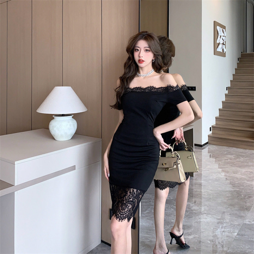 Váy Ôm Body Hở Vai Viền Ren, Thiết Kế Eo Thon Màu Đen chi tiết 4