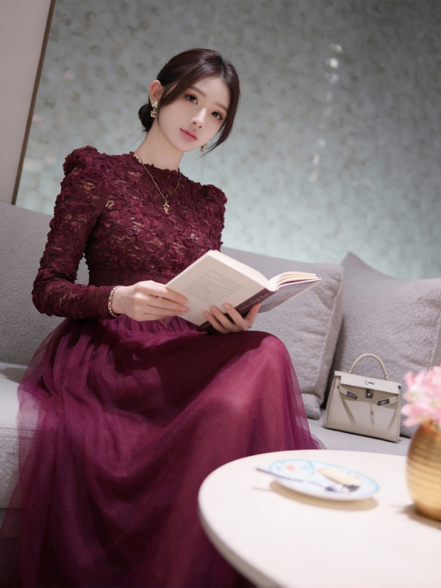 Đầm dài nữ cổ tròn phối ren chiết eo vải lưới dáng ôm — Tím khói