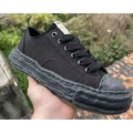 Korean version of converse rhyme all black