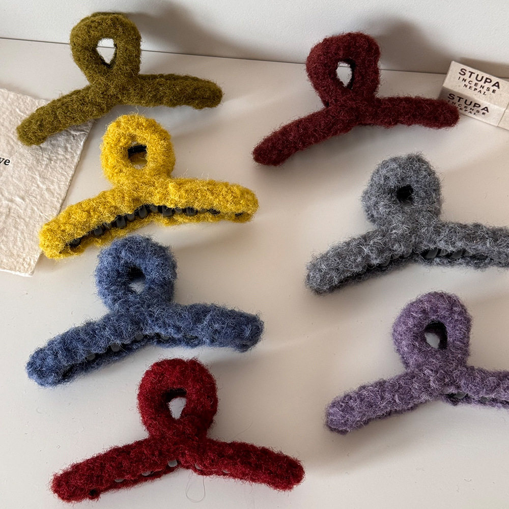 Korean Simple Autumn and Winter Plush Pure Color Hairpin New Half-Tied Hair Ball Head Elegant Elegant Shark Clip Hair Accessories