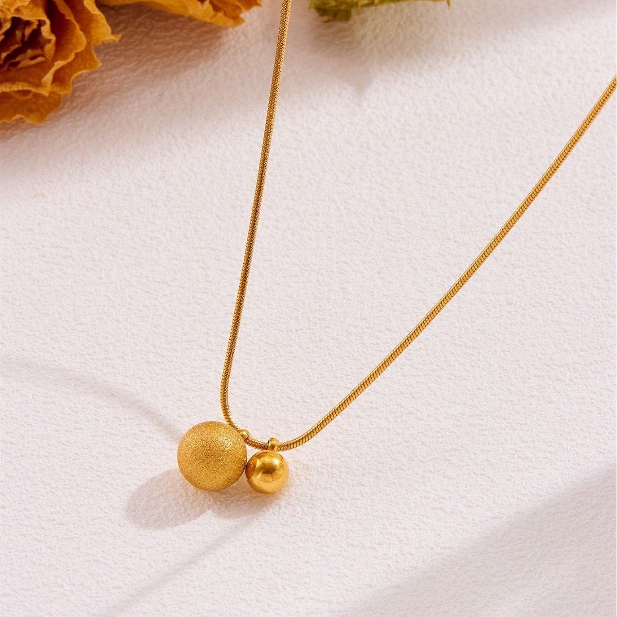 New Style Simple Frosted Ball Small Gold Ball Titanium Steel Necklace Women's Niche Design Sense Clavicle Chain Without Fading Fashion Accessories