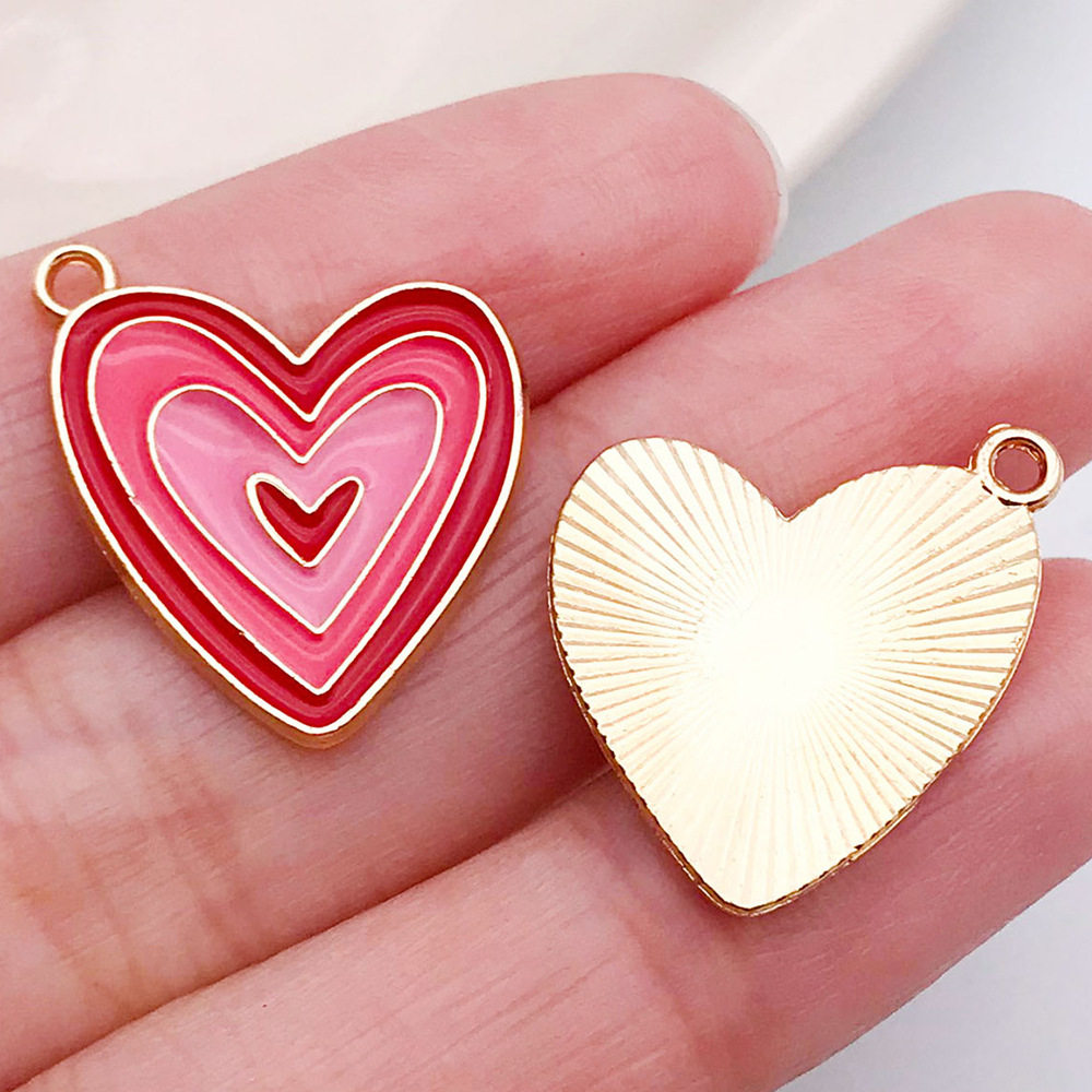 混50个红粉爱心桃心饰品配件 diy手链钥匙扣项链吊坠合金滴油挂件