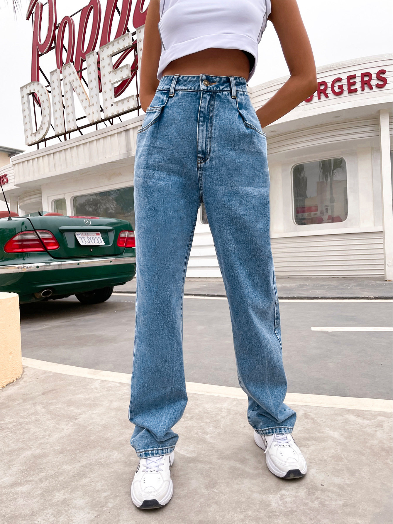 High Waisted Straight Leg Jeans Floor Length Slim Fit Comfortable Denim Casual Wear for Women Wholesale Available