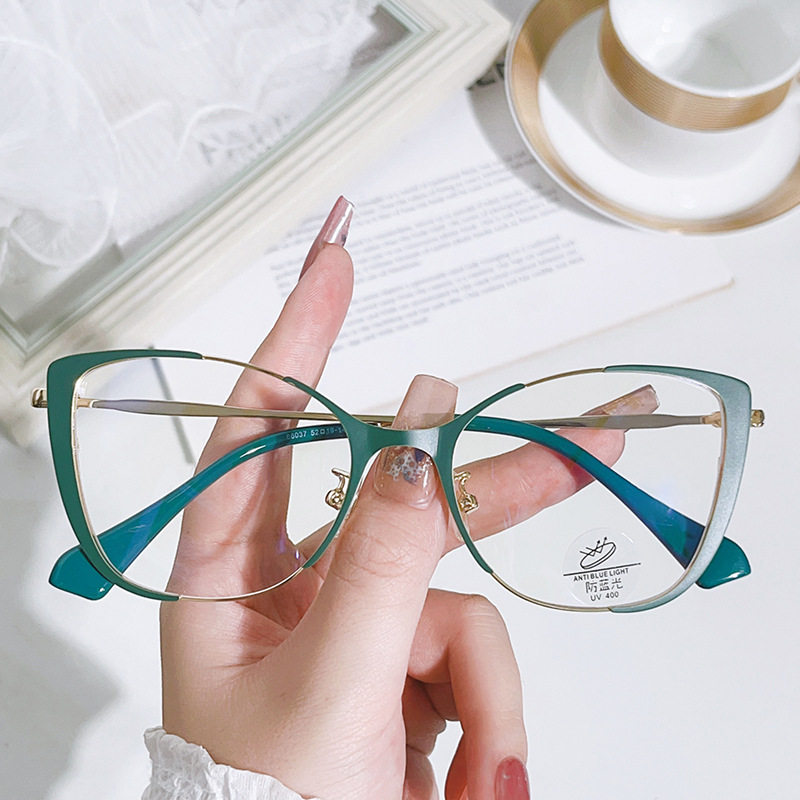 Anti-blue Light Retro Cat's Eye Glasses Frame New All-match European and American Metal Fashionable Glasses Frame Premium Sense