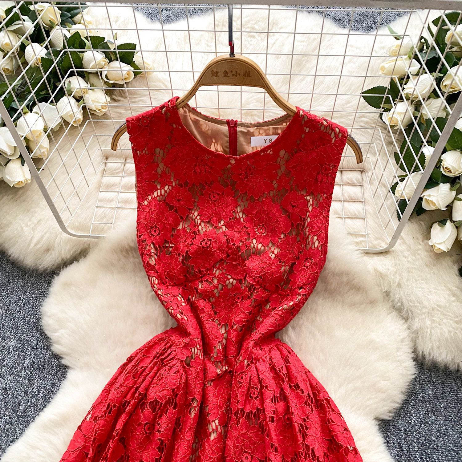 Sleeveless Lace Dress for Women Elegant A Line Silhouette Summer Evening Wear