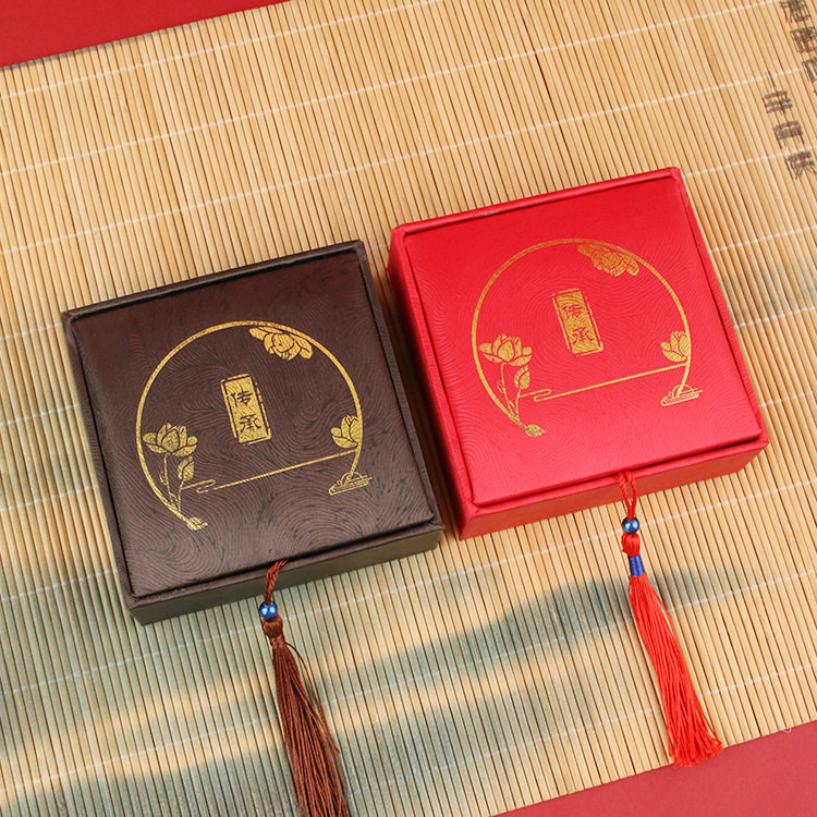 Sachet Gift Box Lobular Rosewood and Aquilarum Beads Handstring Box Bracelet Brocade Box Packaging Box Sachet Gift Box Jewelry Box