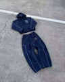 Yn-dark blue suit