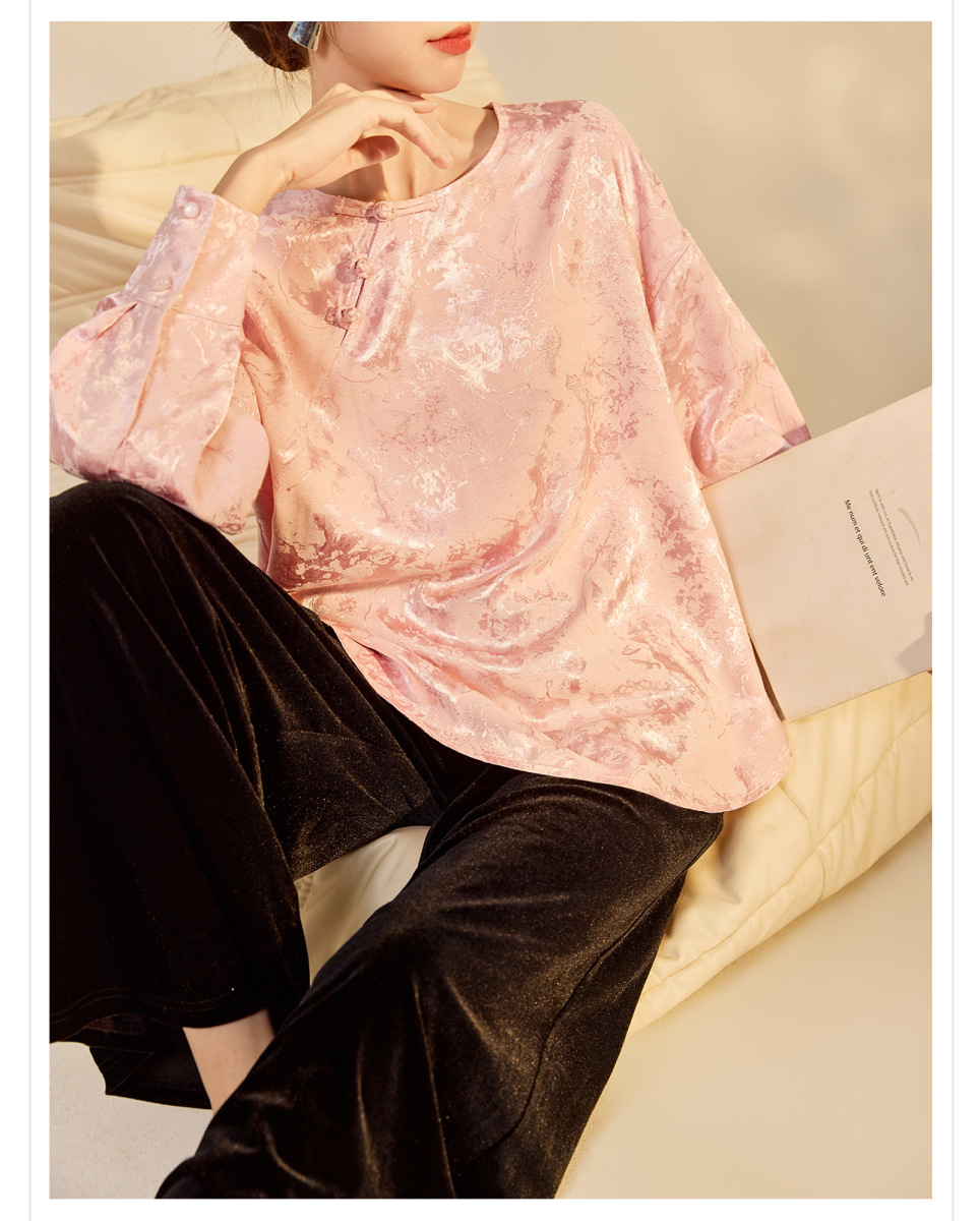 Áo sơ mi nữ dài tay dáng rộng họa tiết hoa dệt jacquard — Hồng đào (giao hàng 7 ngày), Trắng Nguyệt Hoa (giao hàng 7 ngày), Trắng Nguyệt Hoa (Giao hàng trong ngày)