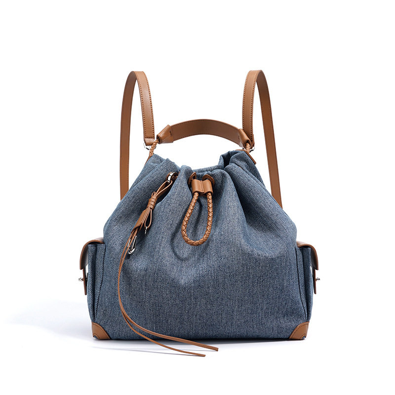 Màu xanh than chì với màu nâu (denim và da bò)