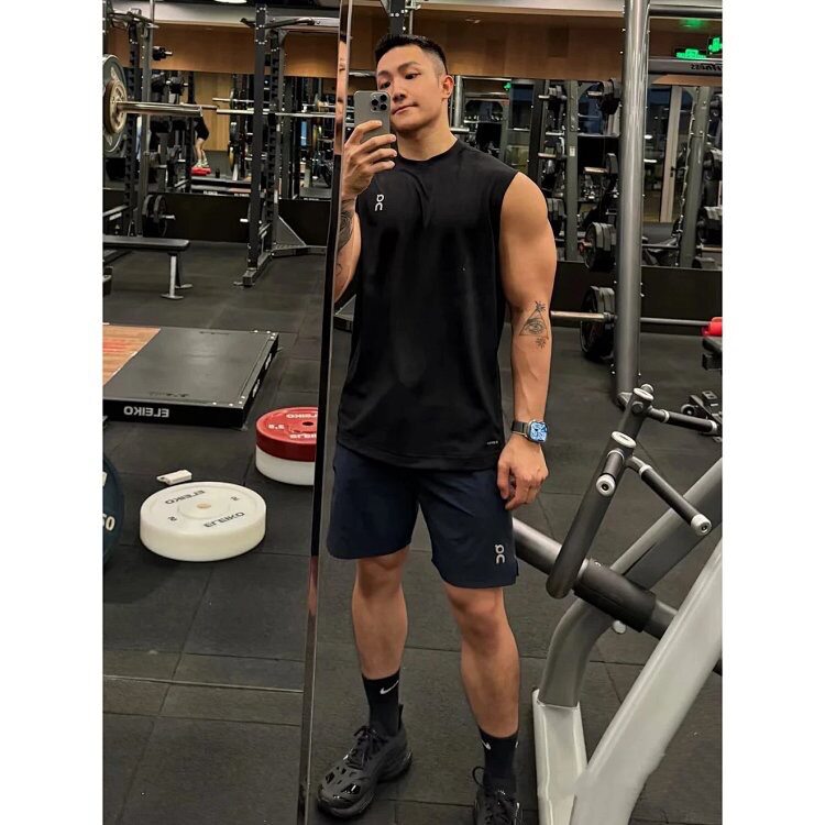 Спортивный жилет natal от Fitness people более свободный крой благодаря светоотражающему логотипу, трехмерному крою и быстросохнущему эластичному спортивному жилету Изображение 1