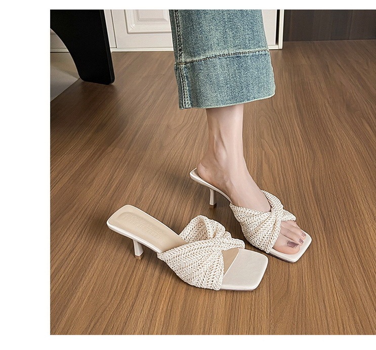 Sandal cao gót nữ mũi vuông quai mảnh đan chéo phong cách thanh lịch — Màu trắng nhạt, nâu sẫm, quần kaki